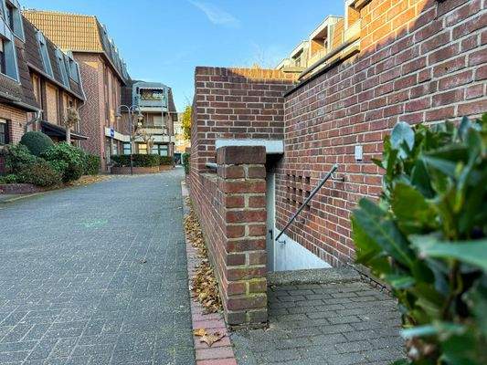 Tiefgaragen Nebeneingang