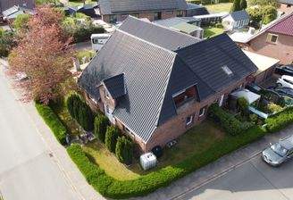Gepflegtes MFH mit vier WE