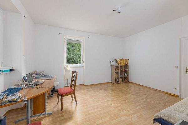 Büro Einlieger-WHG EG