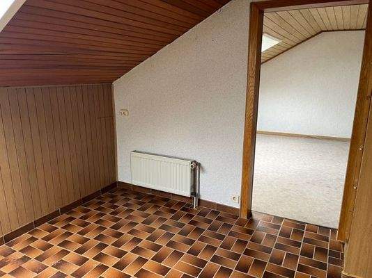 Dachgeschoss Blick in Raum I