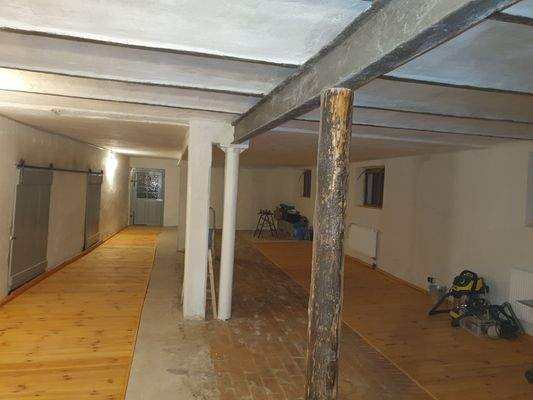 ehemaliger Stall (beheizbar) wartet auf kreative Nutzung