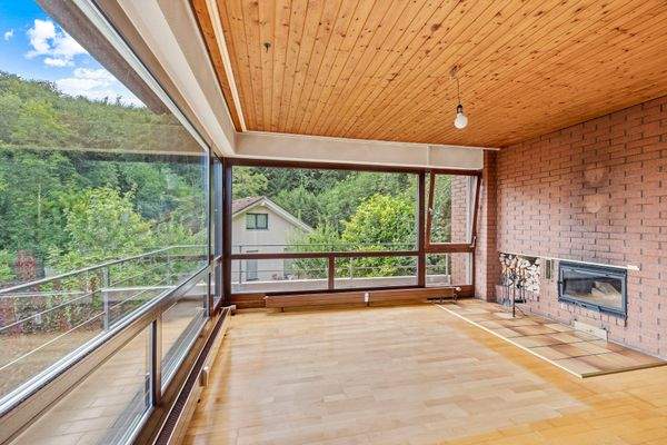 Wohnzimmer mit Kamin