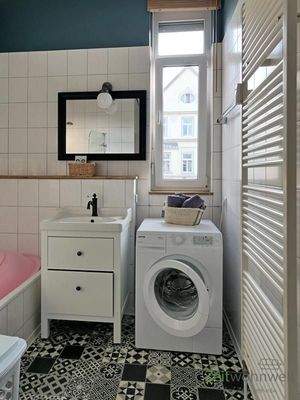 Waschmaschine und Handtuchheizkörper