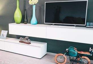 Wohnbereich mit grossem Sofa