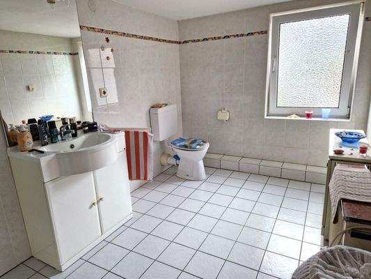 Badezimmer 1, Wohnung 1