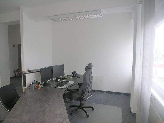 rechtes Büro Arbeitspl.