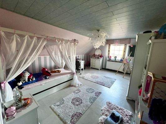Kinderzimmer im OG 