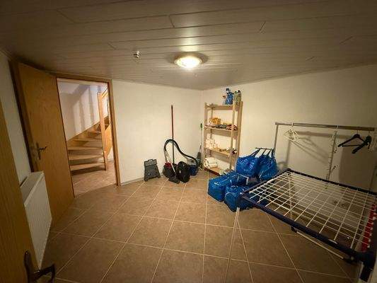 Wäschezimmer, Gästezimmer mit Fenster