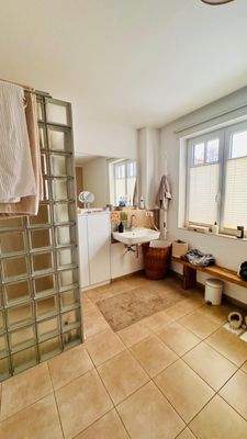 Bodentiefe Dusche EG.JPG