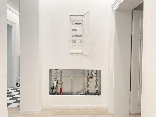 Komplett erneuerte Wohnungsinstallationen und -technik