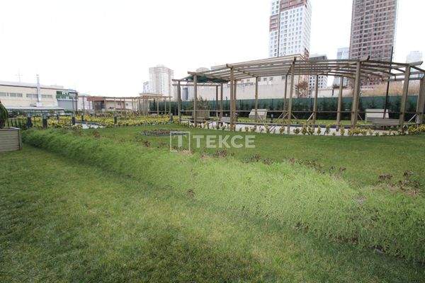 Apartments 100 Meters from the E-5 Highway in Esenyurt