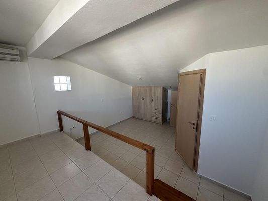 Kreta, Rethymno: 4-Zimmer-Apartment mit Meerblick und Dachterrasse zu verkaufen