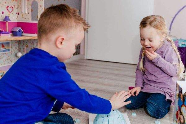 Glückliche massa Baufamilie1