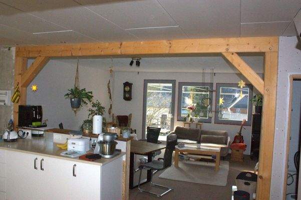 Wohnzimmer (Blick von Küche)