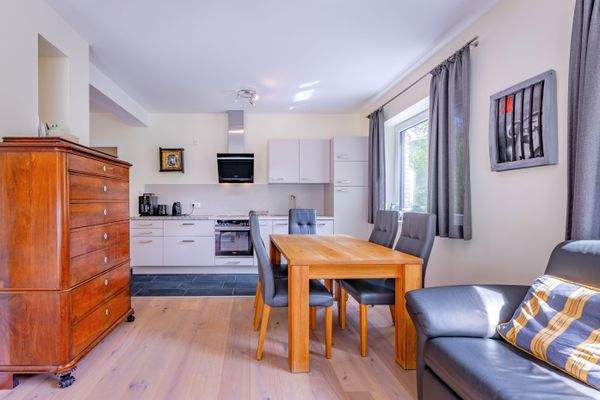 Küche und Esszimmer