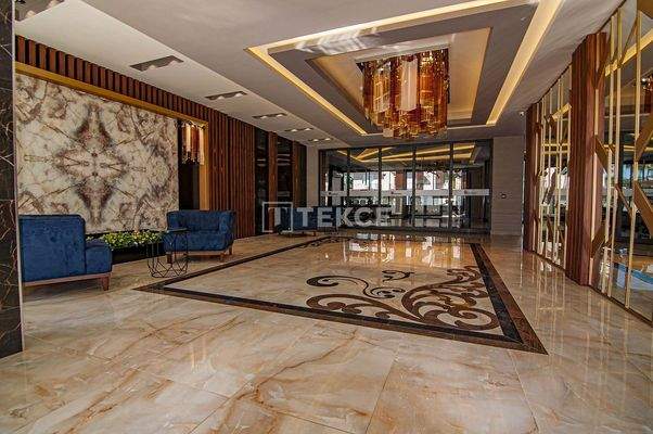 Seafront Home in a Complex with a Pool in Mahmutlar Alanya
