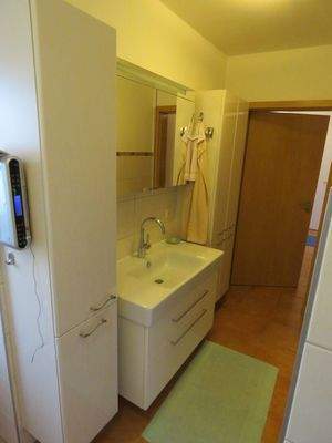 33 Einbaumöbel im Bad (Benutzerdefiniert).jpg