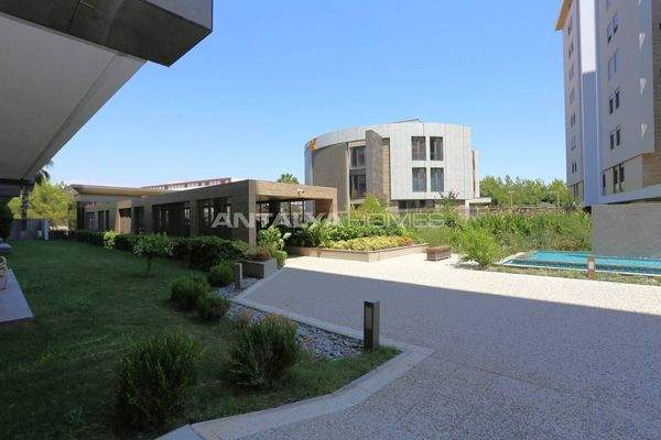 Furnished Apartment in a Featured Complex in Konyaalti Antalya