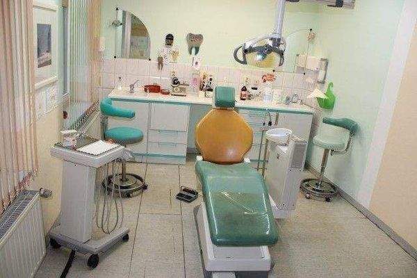 Behandlungseinheit re.jpg