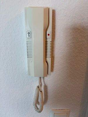 Sprechanlage vorhanden