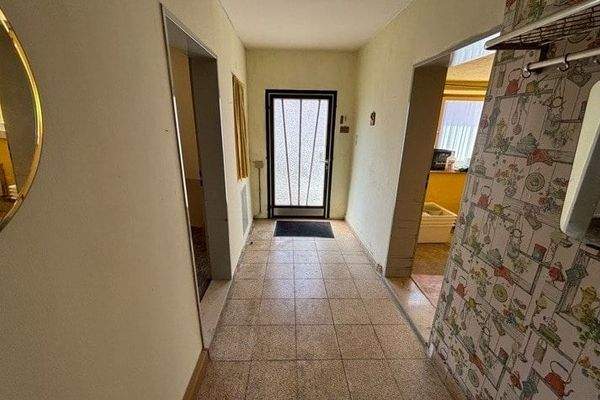 Diele mit Hauseingang - UG