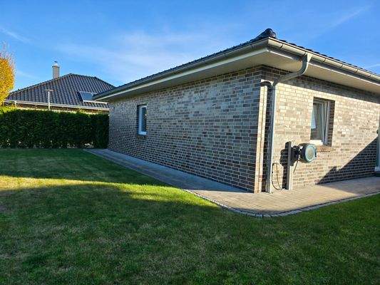 seitliche Hausansicht .jpg