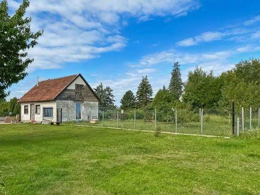 Nebengelass mit Hühnervoliere