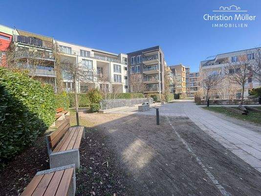 Innenhof mit Sitzmöglichkeiten 