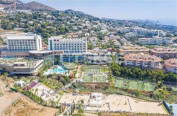 Apartment with Extensive Terrace and Modern Design in Fuengirola