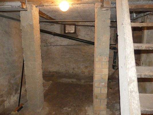 Kellerraum (Naturkeller)