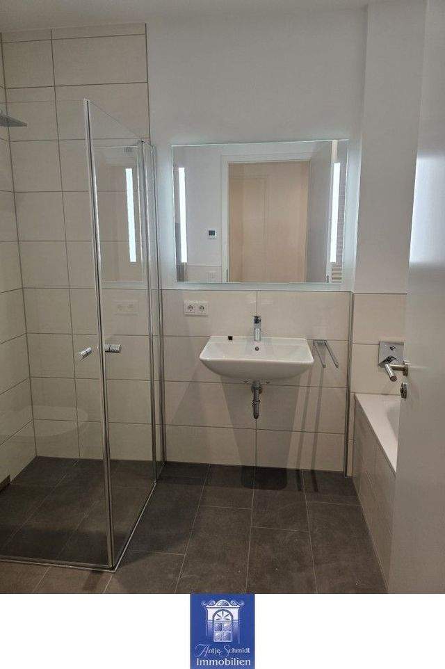 Ihr neuer, attraktiver Lieblingsplatz mit Balkon an der Elbe! Erstbezug in der HafenCity! - Photo 5