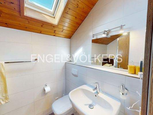 Modernes Duschbad im 1. OG