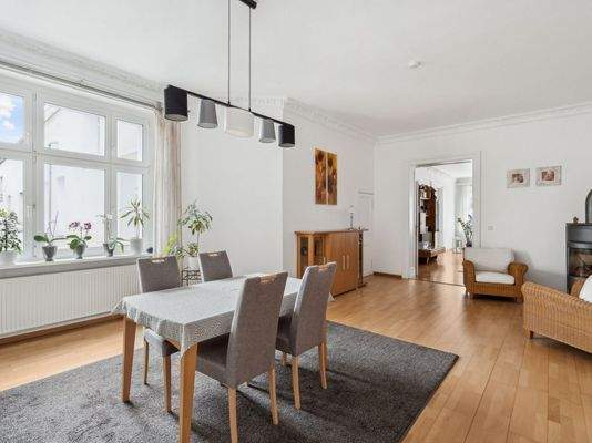 Wohn- Essbereich mit Kamin