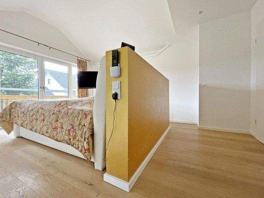 Schlafzimmer OG (3).jpg