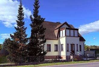 Hausansicht von der Straße (1)