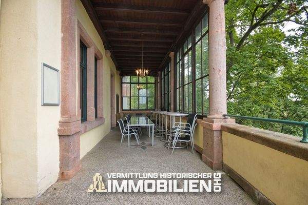 EG überdachte Terrasse