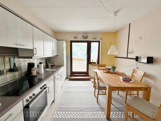 OG / Küche – Zugang zur Terrasse