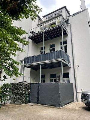 Rückansicht Haus 110-m²-Wohnung 1. Etage