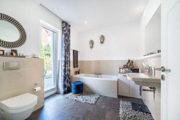 EG Familienbad & Gäste-Bad