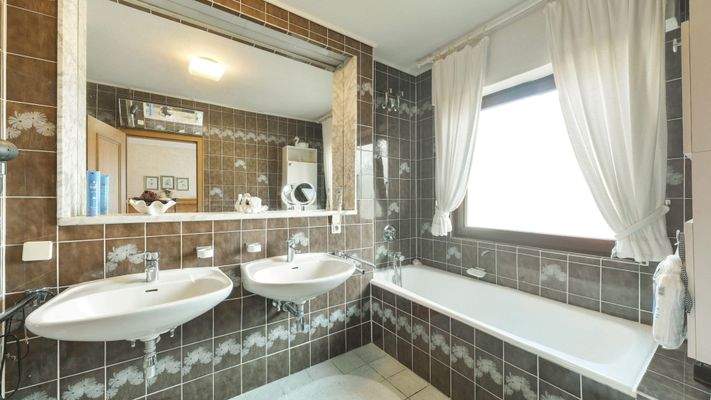 Badezimmer im Erdgeschoss