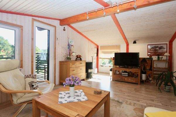 Wohnbereich mit Balkonzugang