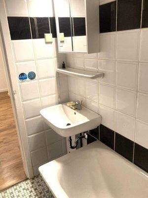 Badezimmer mit Wanne