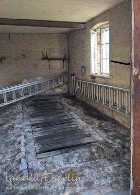 Garage mit Grube.jpg