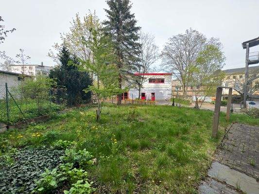 Grundstück weitere Stellplätze möglich  