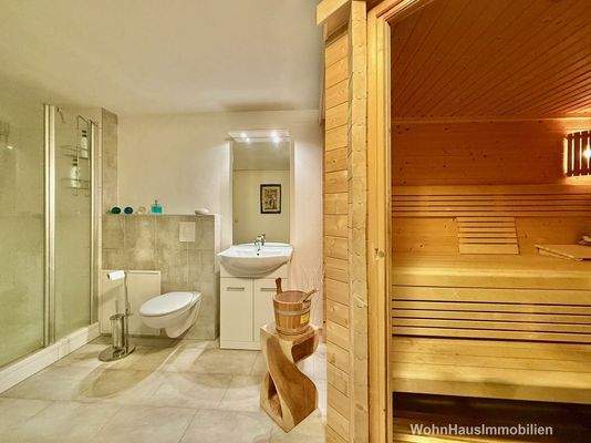Sauna und Bad im Untergeschoss