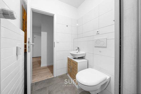 MODERNISIERTES BADEZIMMER 