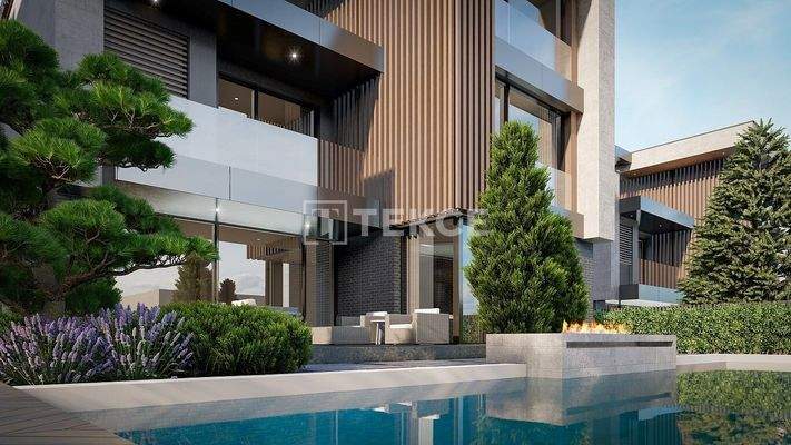 Villas in a Complex with Spacious Private Garden in Ankara, İncek