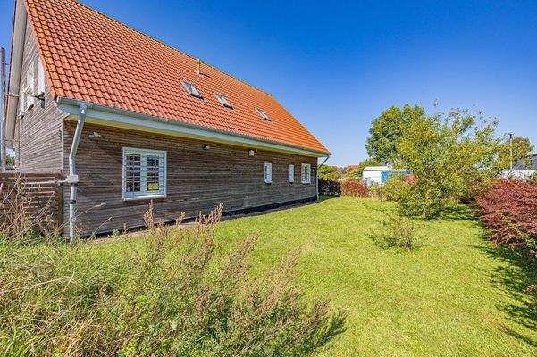 Mit zahlreichen Obstbäumen bepflanzt