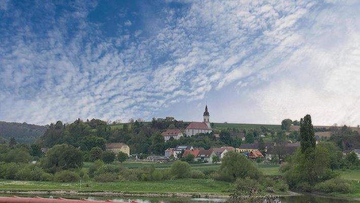 Blick vom Garten auf Zehren