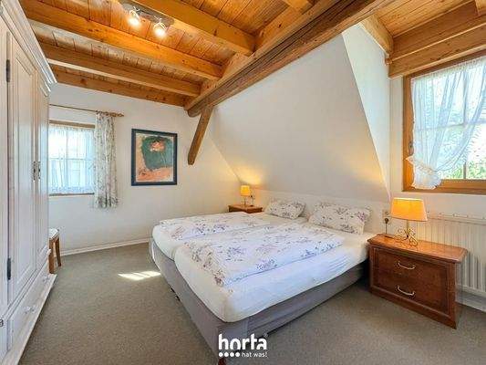 Rechts - DG Apartment 2 Schlafzimmer